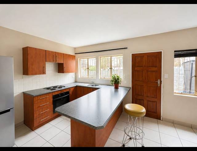 3 BEDROOM TOWNHOUSE FOR SALE IN KOSMOSDAL